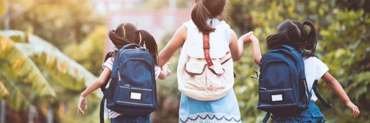Pasadena CAChiropractor Discusses Proper Child Backpacks